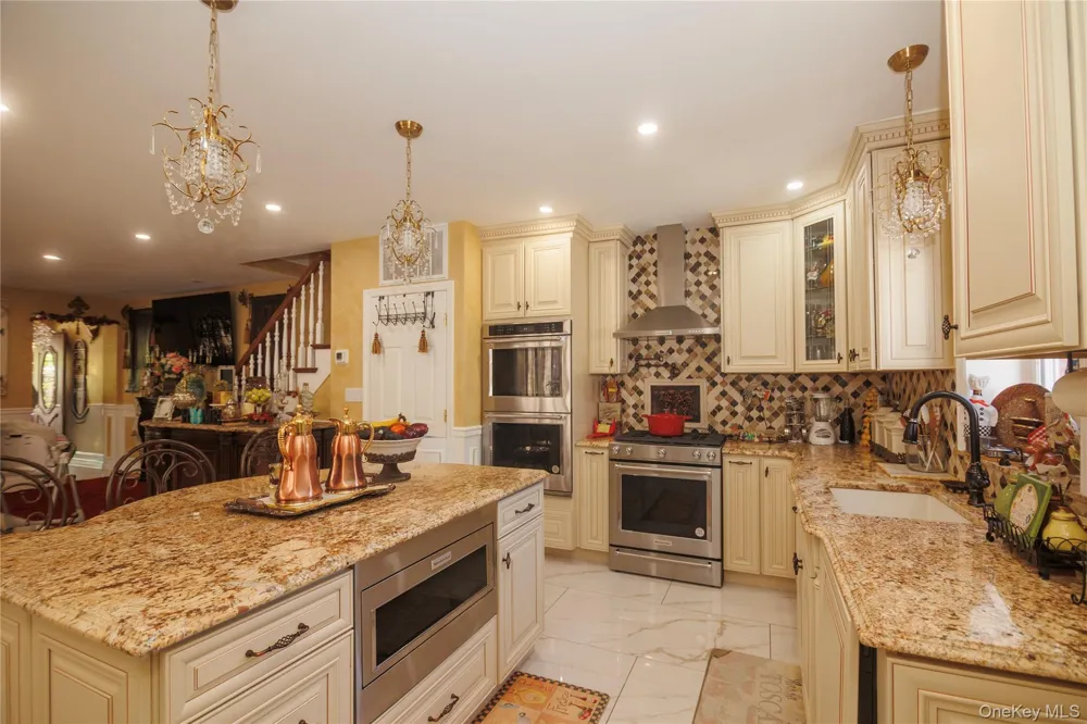 1715 Hering Avenue Bronx, NY 10461