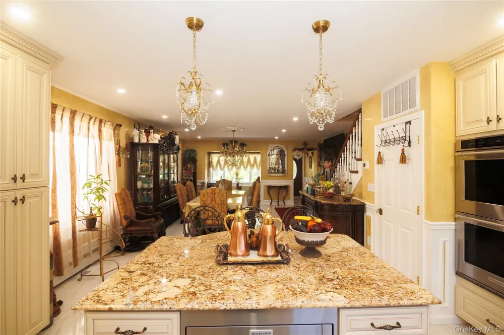 1715 Hering Avenue Bronx, NY 10461