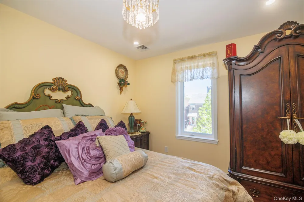 1715 Hering Avenue Bronx, NY 10461
