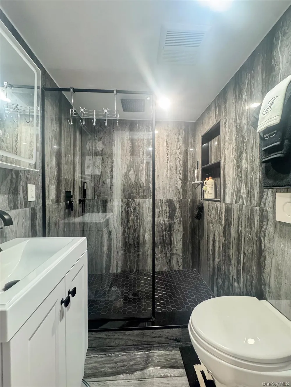 1715 Hering Avenue Bronx, NY 10461