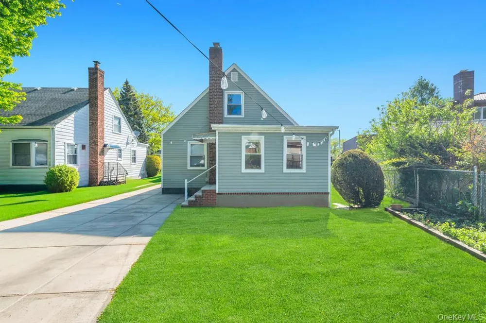 8726 249th Street Bellerose, NY 11426