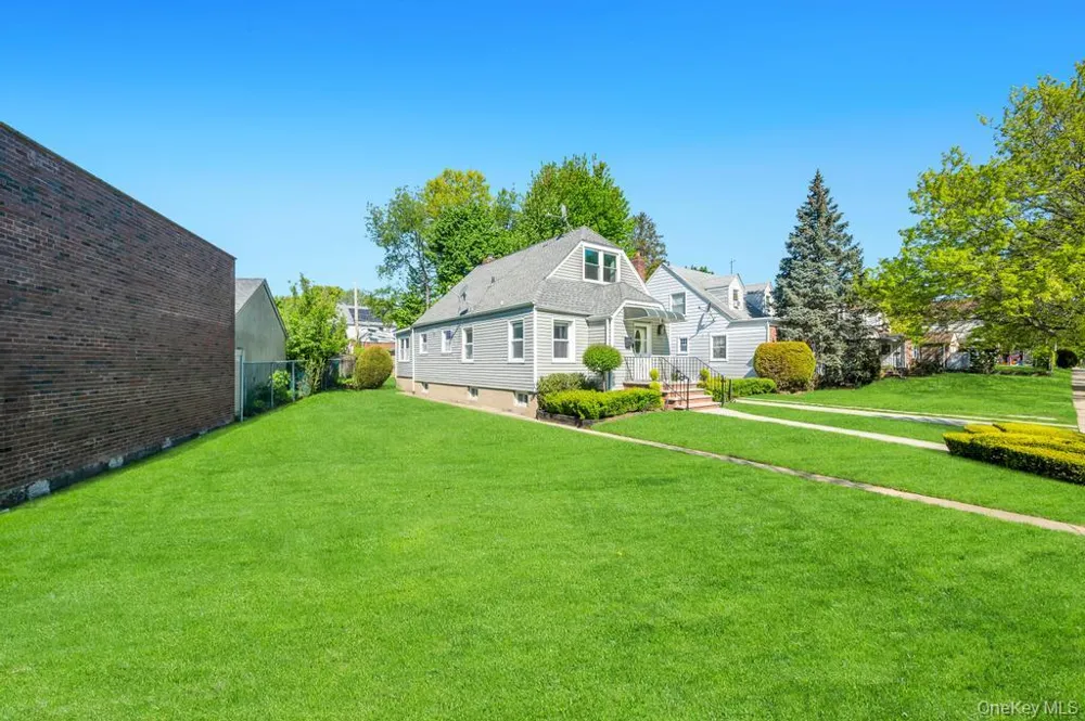 8726 249th Street Bellerose, NY 11426