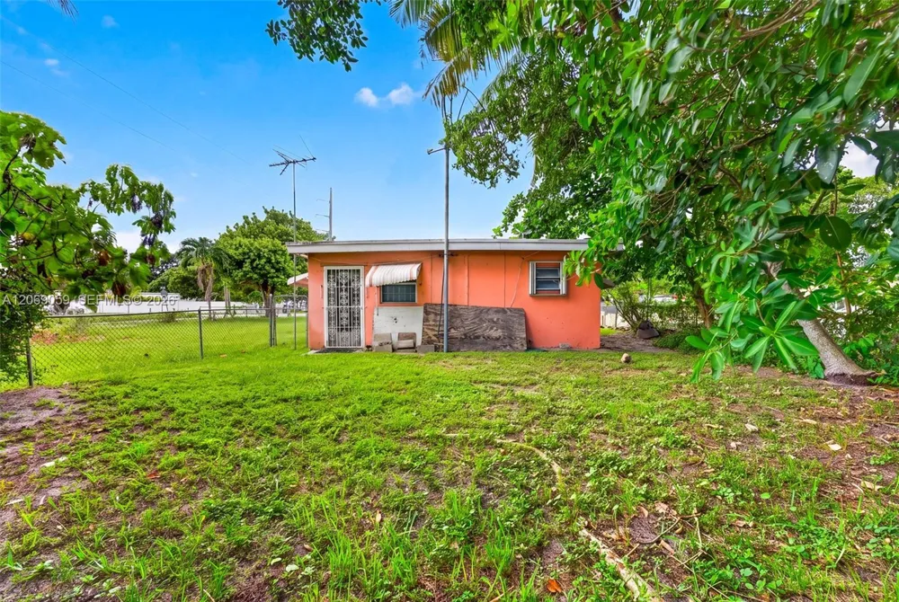 3111 NW 57th St Miami, FL 33142
