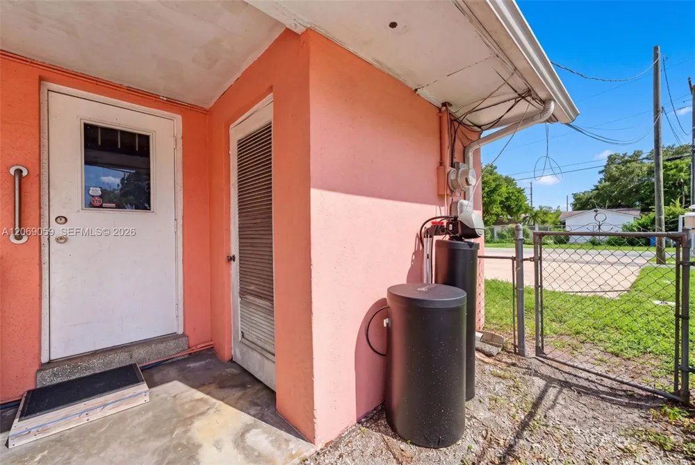 3111 NW 57th St Miami, FL 33142