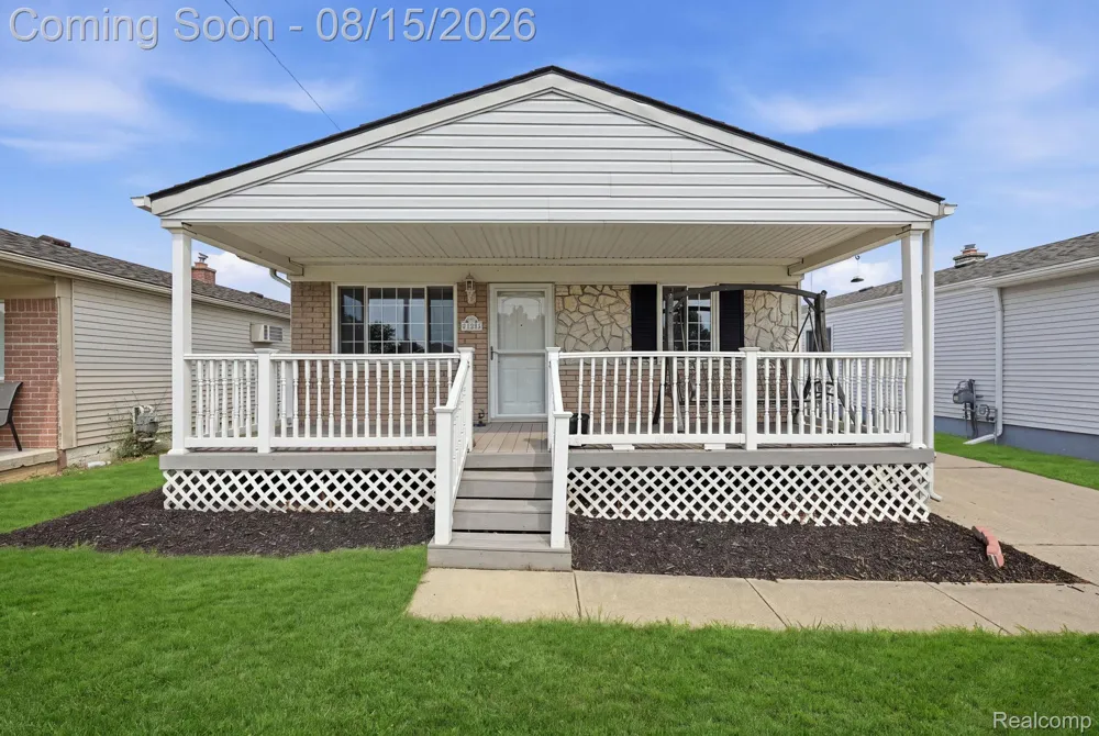 20147 Lakeworth Street Roseville City, MI 48066