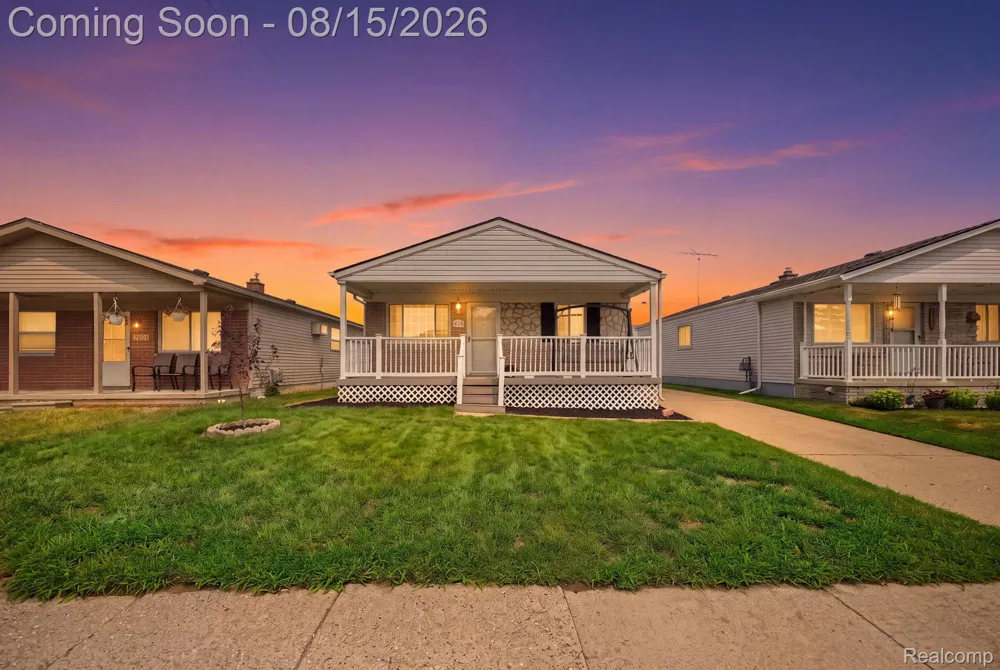 20147 Lakeworth Street Roseville City, MI 48066
