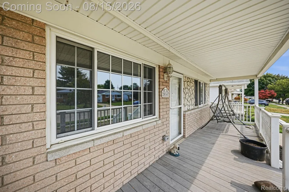 20147 Lakeworth Street Roseville City, MI 48066