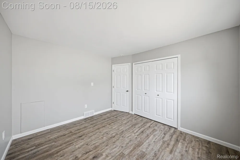 20147 Lakeworth Street Roseville City, MI 48066