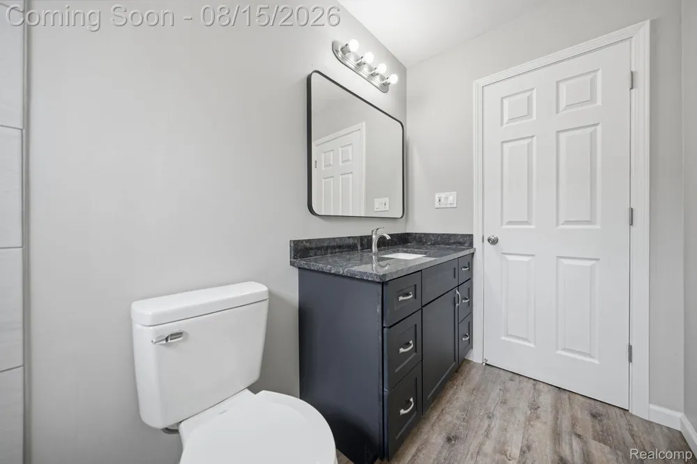 20147 Lakeworth Street Roseville City, MI 48066