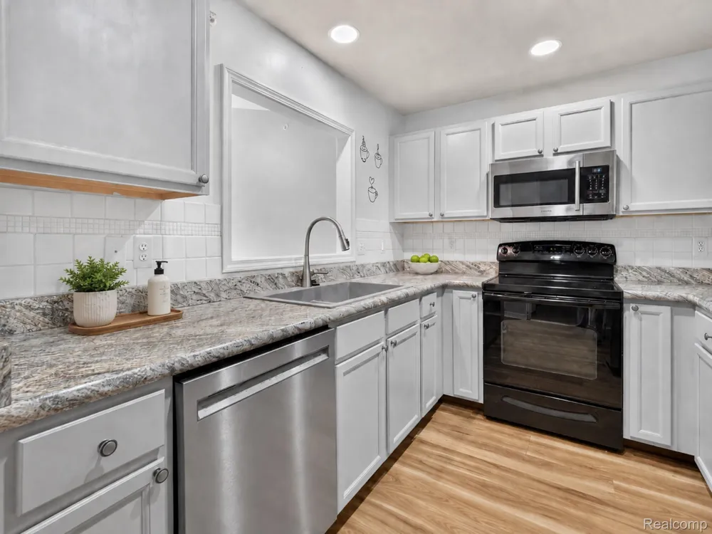 9200 Scenic Way Oxford Charter Township, MI 48371