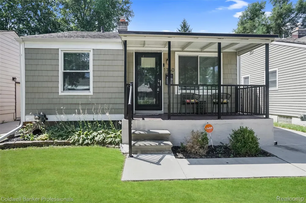 1760 E Hazelhurst Street Ferndale City, MI 48220