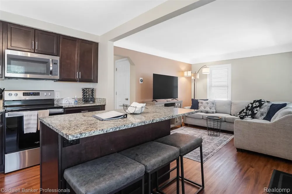 1760 E Hazelhurst Street Ferndale City, MI 48220