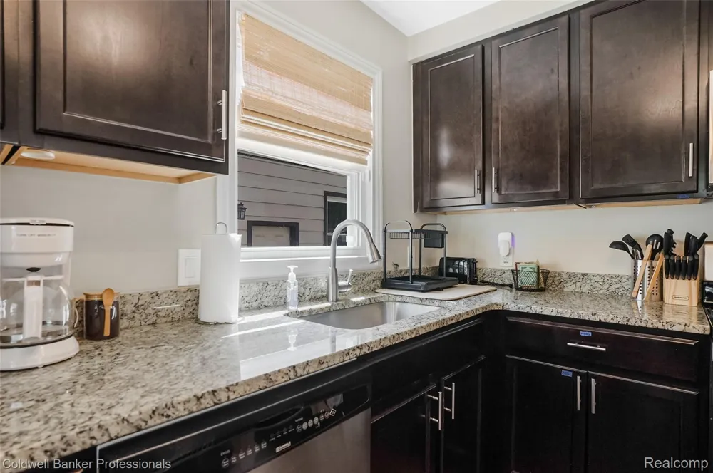 1760 E Hazelhurst Street Ferndale City, MI 48220