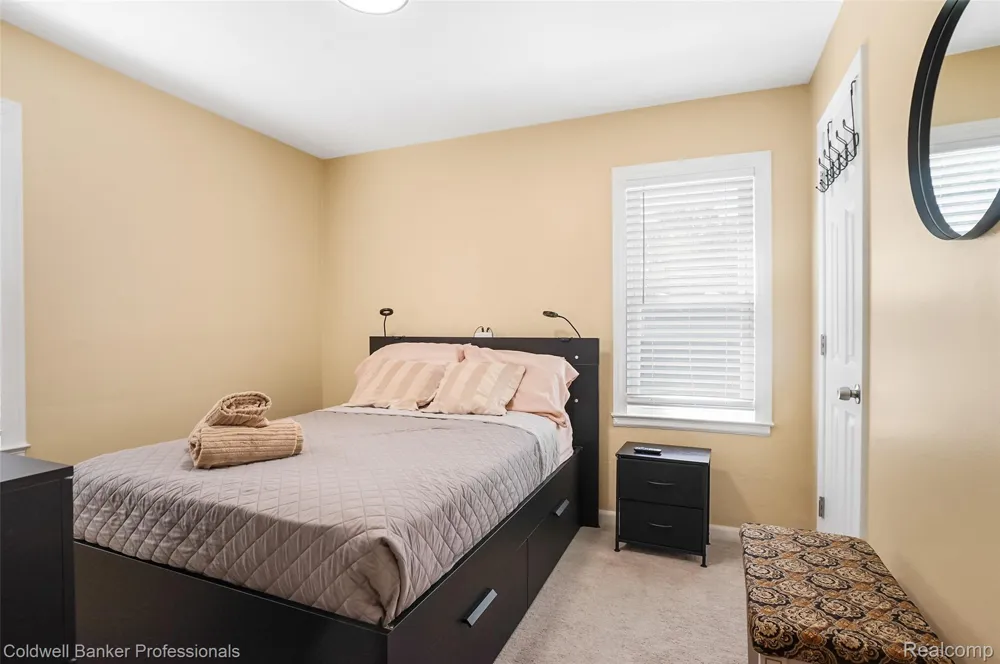 1760 E Hazelhurst Street Ferndale City, MI 48220