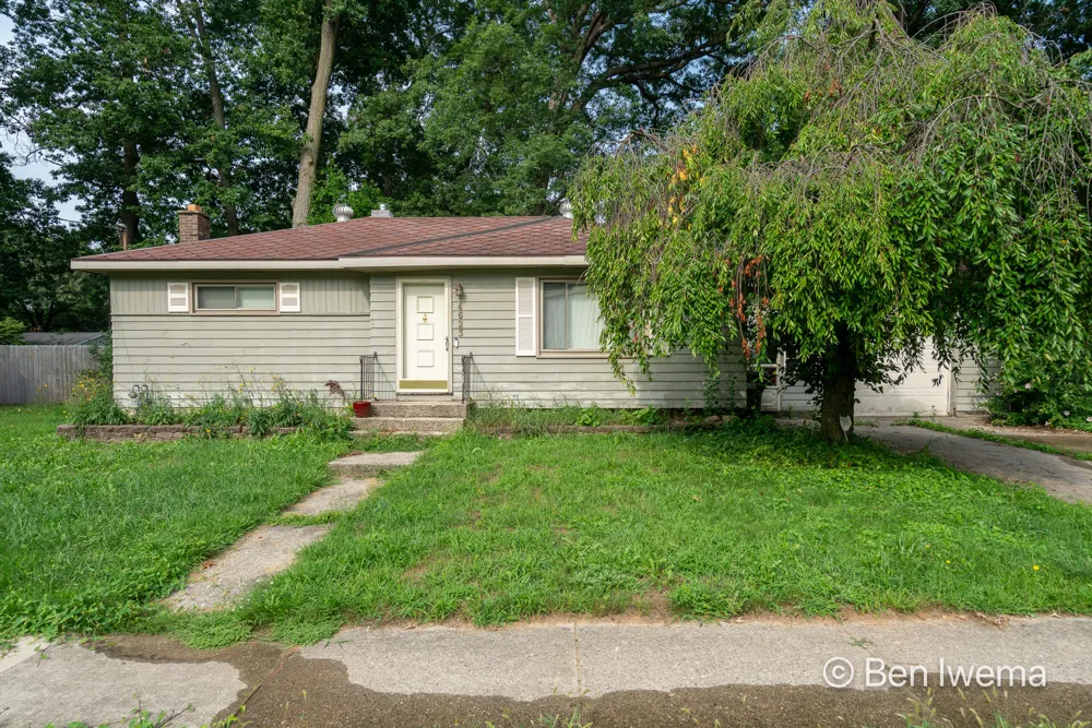4623 Grantwood Avenue SE Kentwood City, MI 49508