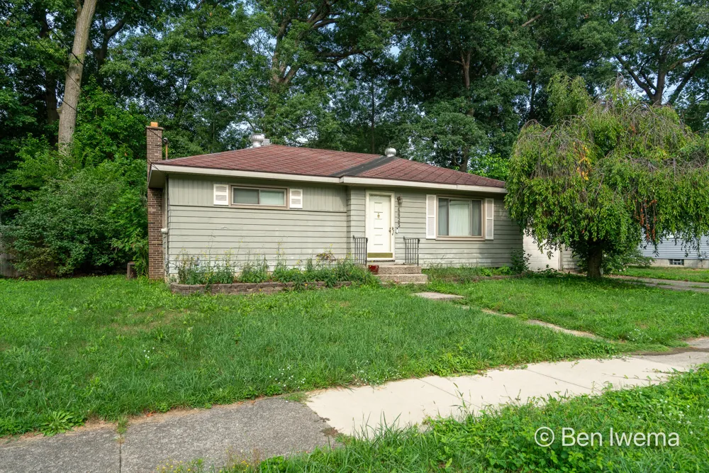 4623 Grantwood Avenue SE Kentwood City, MI 49508