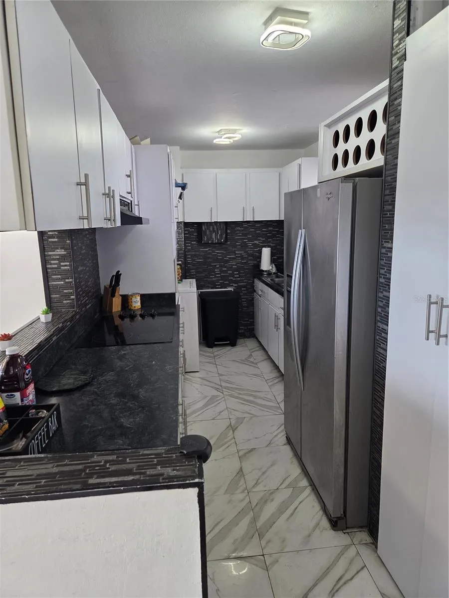 4429 AV. ISLA VERDE Carolina, PR 00979