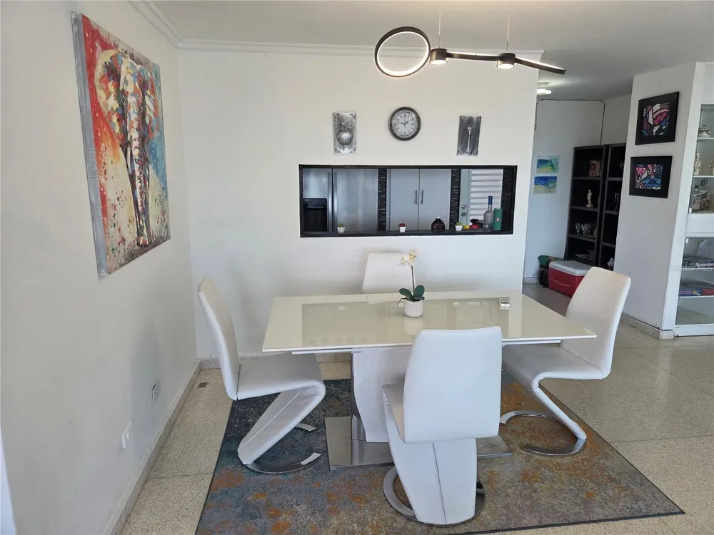 4429 AV. ISLA VERDE Carolina, PR 00979