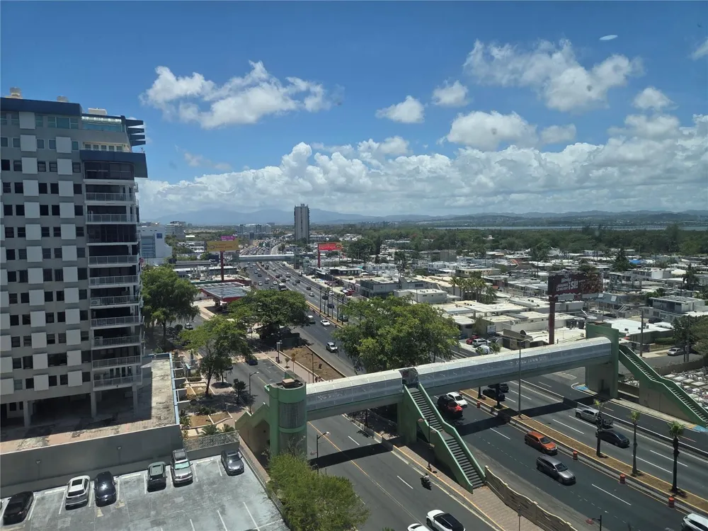 4429 AV. ISLA VERDE Carolina, PR 00979