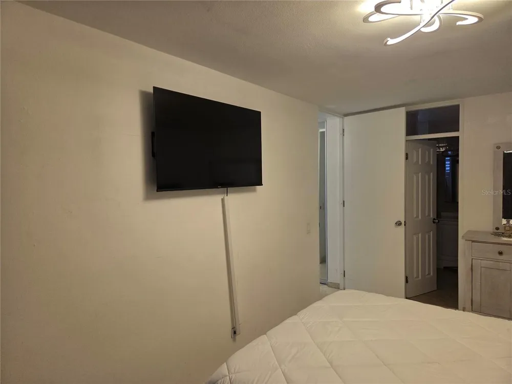 4429 AV. ISLA VERDE Carolina, PR 00979
