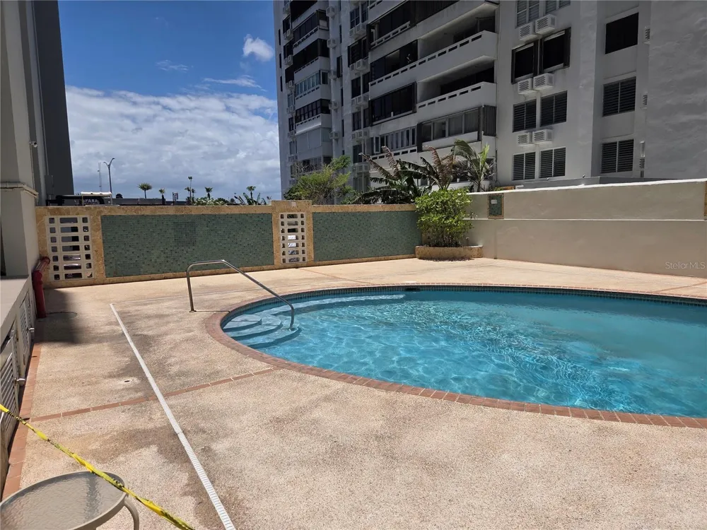 4429 AV. ISLA VERDE Carolina, PR 00979