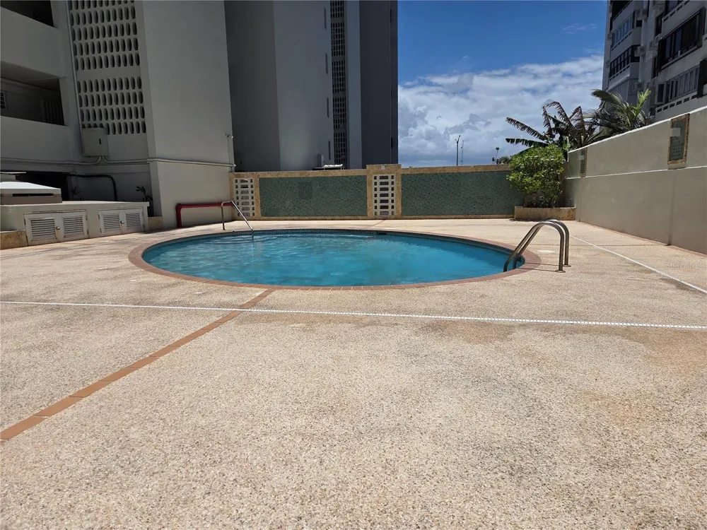 4429 AV. ISLA VERDE Carolina, PR 00979