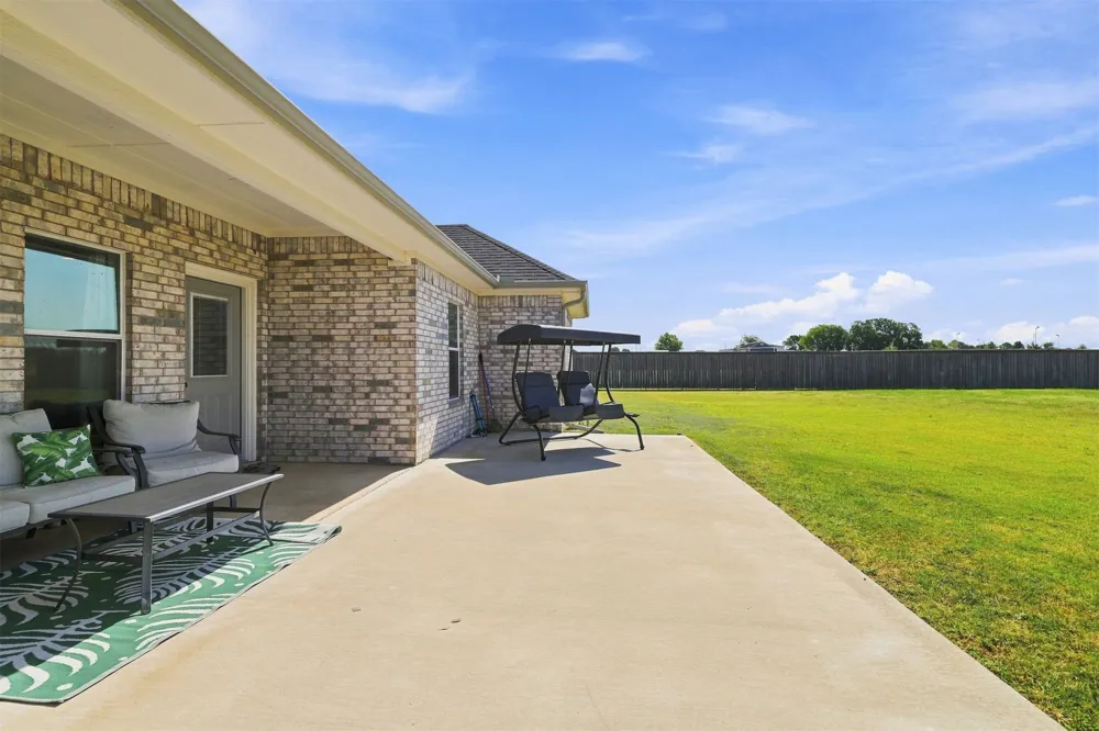 171 Bull Run Calera, OK 74730