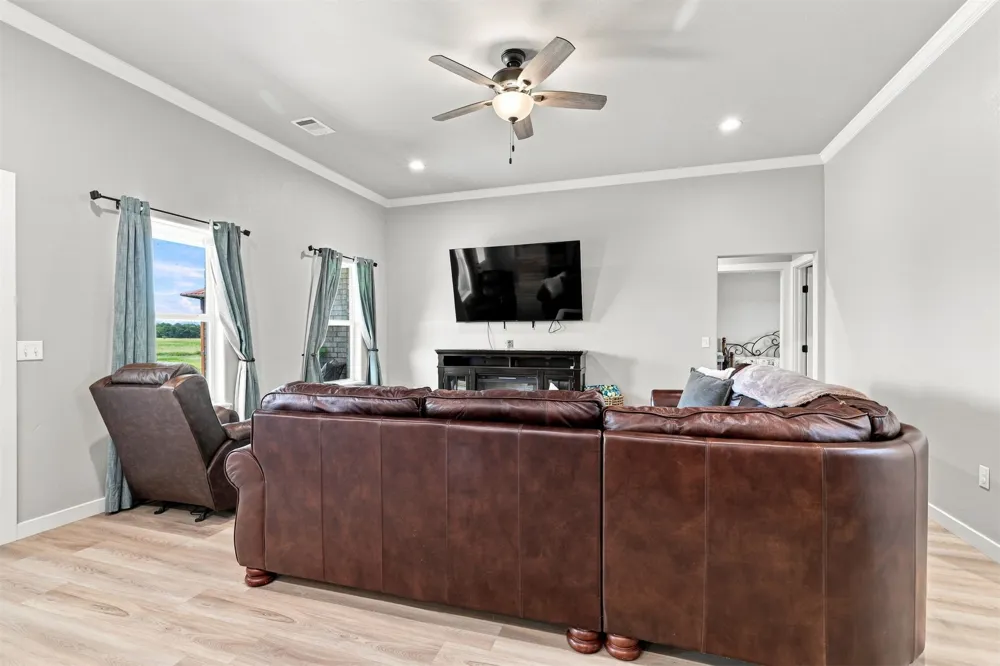 171 Bull Run Calera, OK 74730