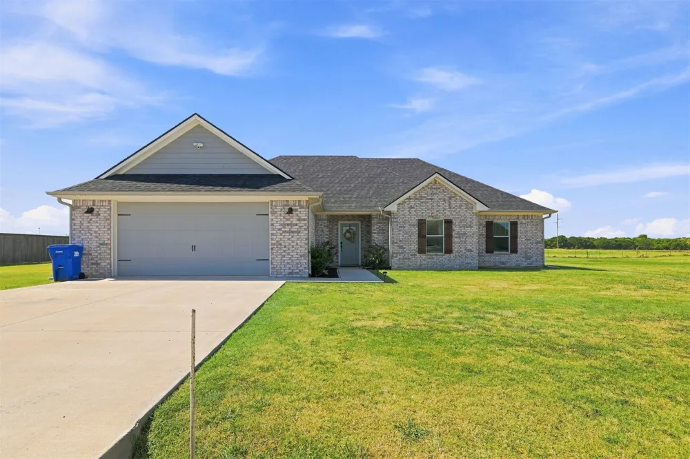 171 Bull Run Calera, OK 74730