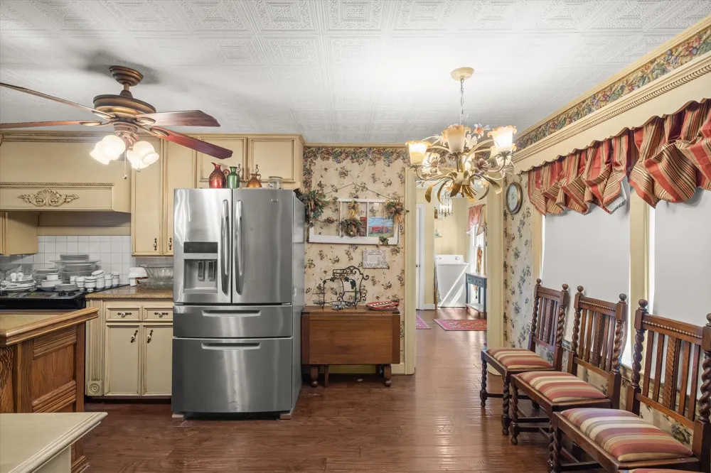 321 S Mary Wills Point, TX 75169