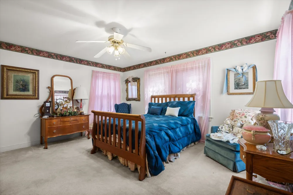 321 S Mary Wills Point, TX 75169