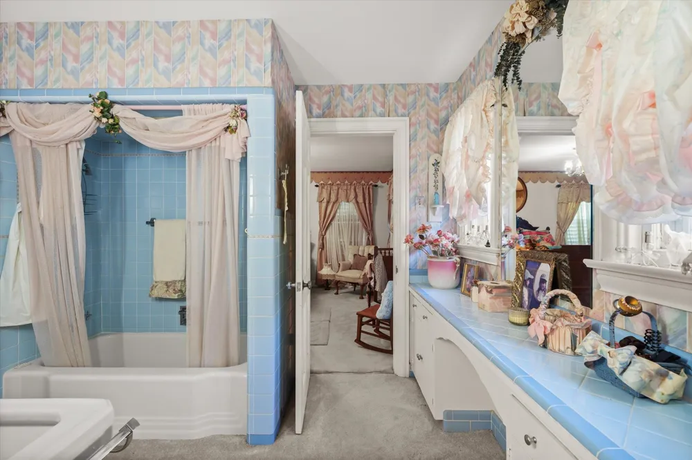 321 S Mary Wills Point, TX 75169