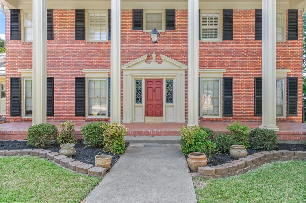 321 S Mary Wills Point, TX 75169