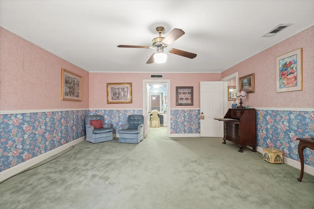 321 S Mary Wills Point, TX 75169