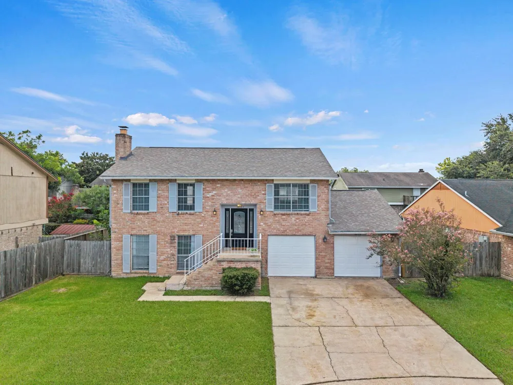 16723 Running Quail Court Houston, TX 77489