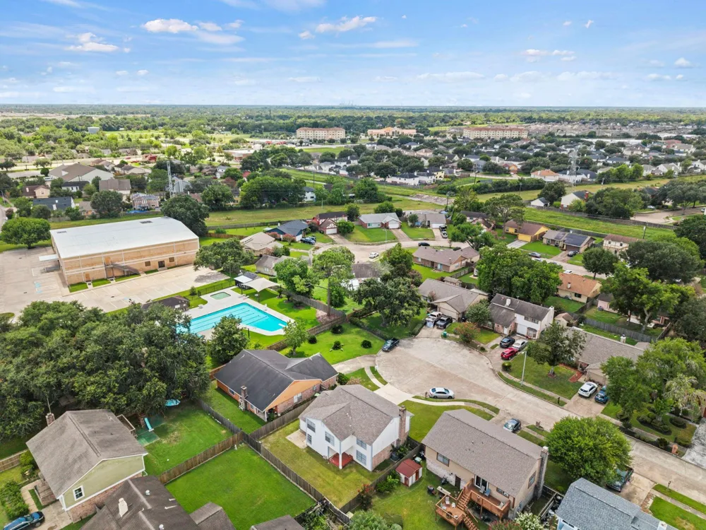 16723 Running Quail Court Houston, TX 77489