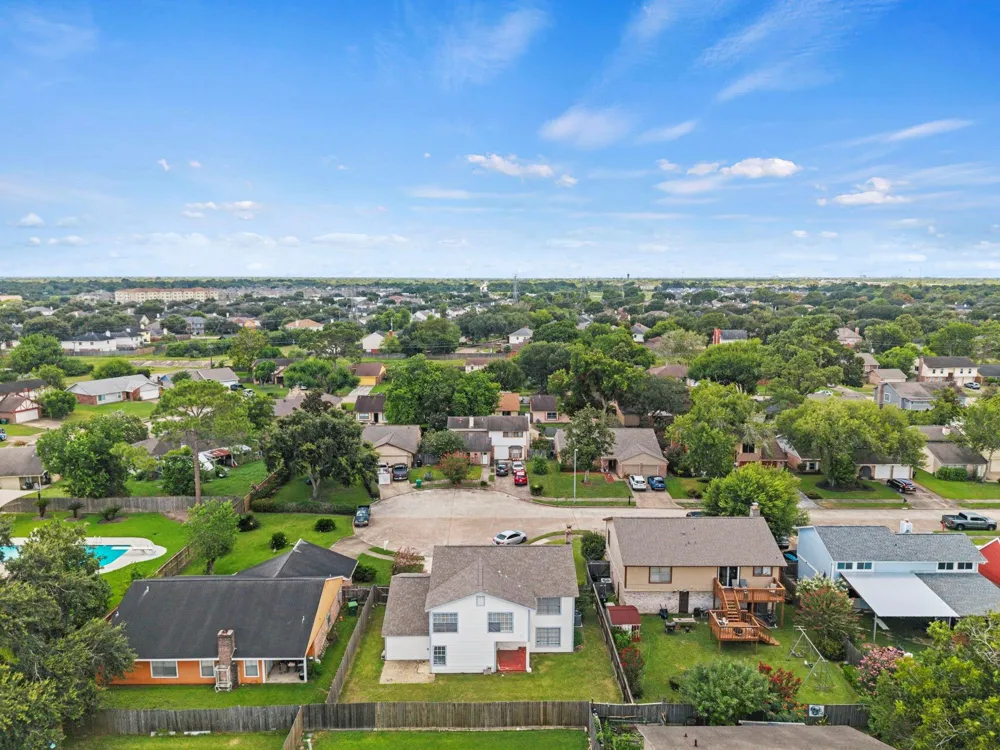 16723 Running Quail Court Houston, TX 77489