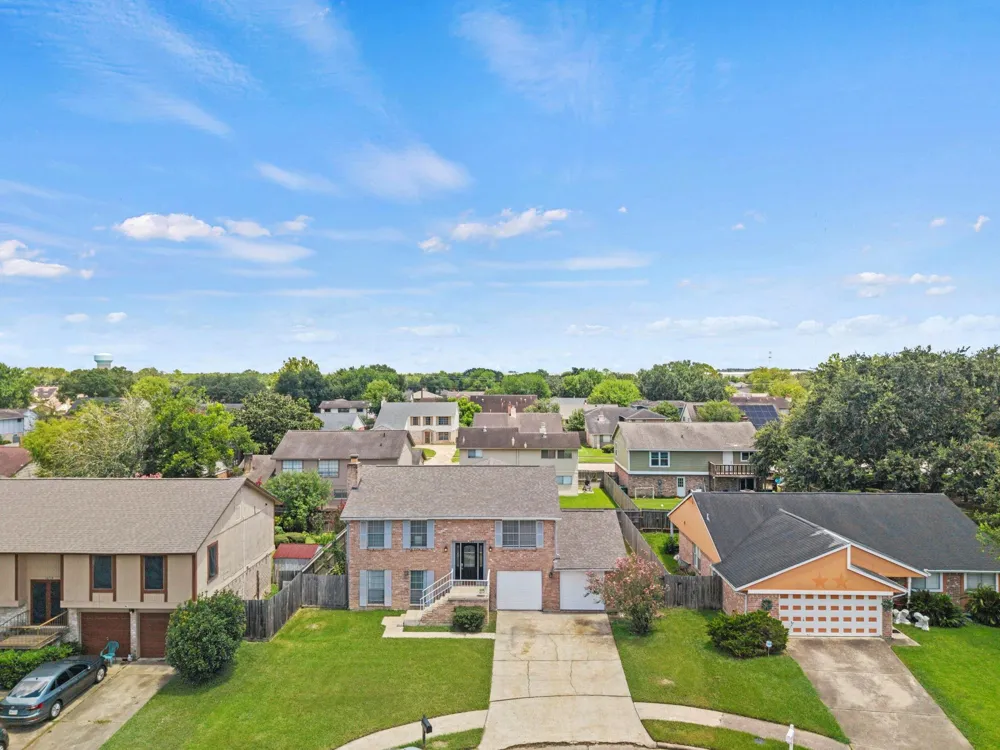16723 Running Quail Court Houston, TX 77489