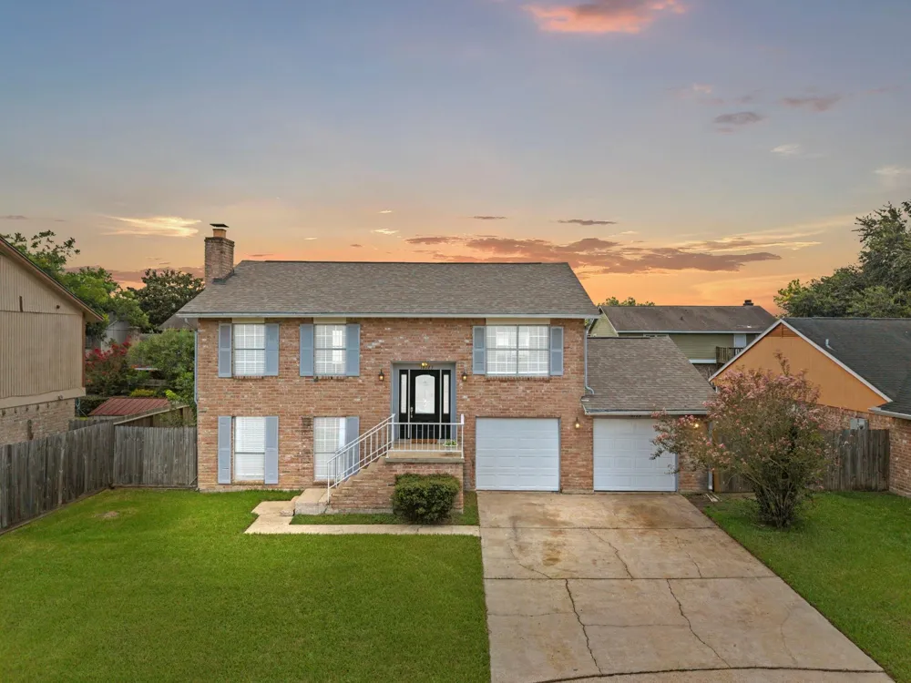 16723 Running Quail Court Houston, TX 77489