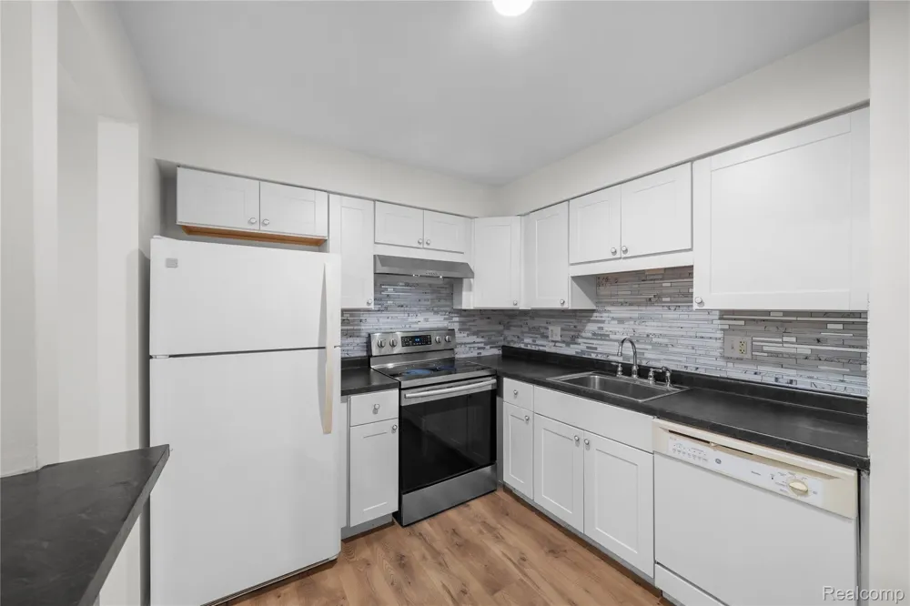 7355 Woodview Street #4 Westland City, MI 48185