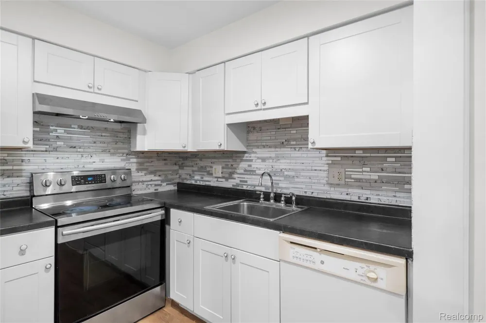 7355 Woodview Street #4 Westland City, MI 48185