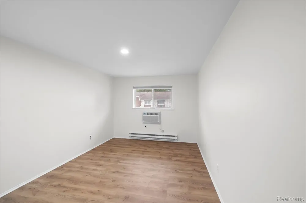 7355 Woodview Street #4 Westland City, MI 48185