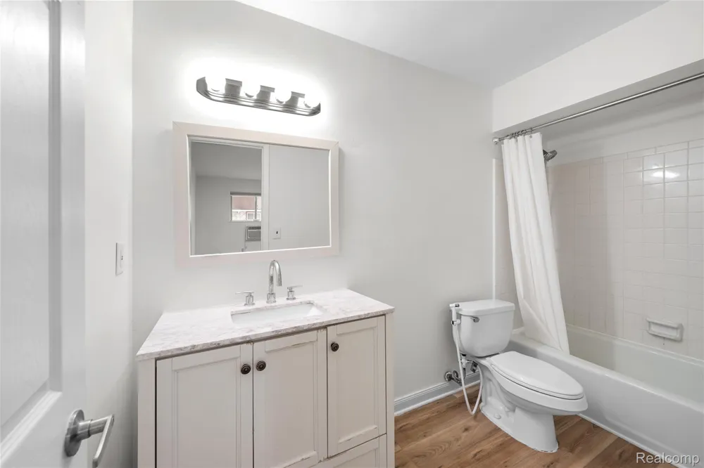 7355 Woodview Street #4 Westland City, MI 48185