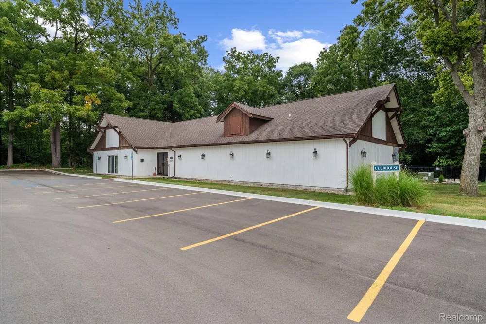 7355 Woodview Street #4 Westland City, MI 48185