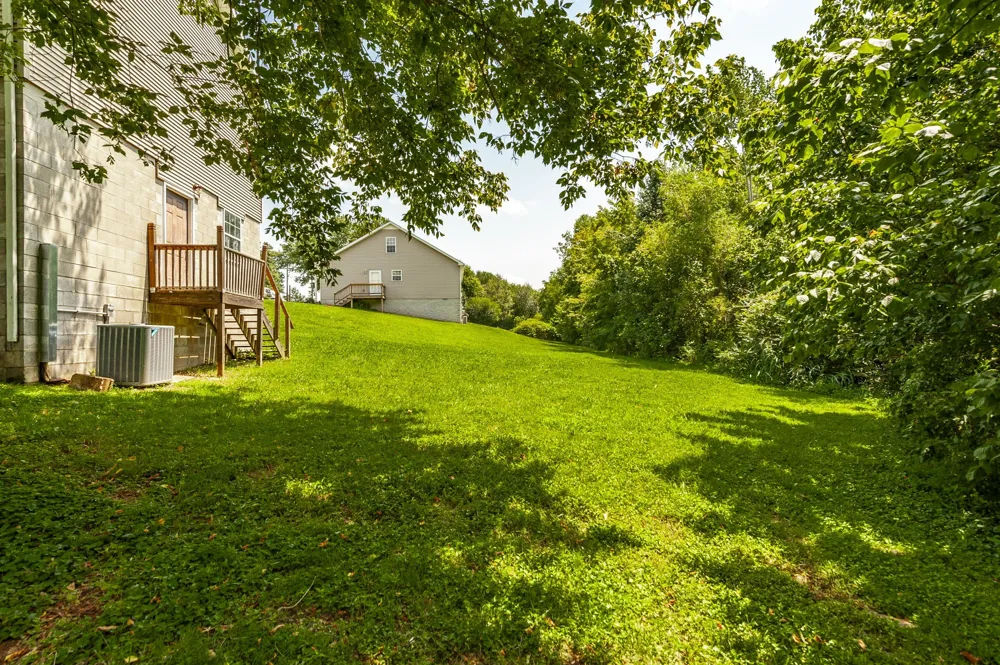 477 Brattontown Cir Lafayette, TN 37083