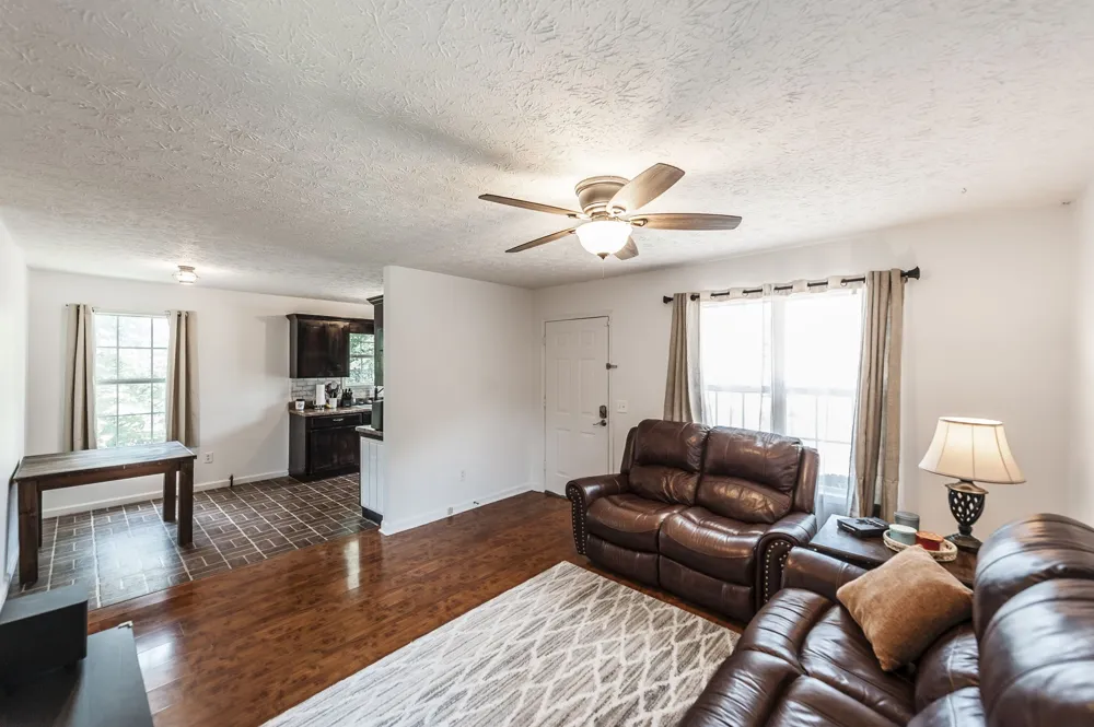 477 Brattontown Cir Lafayette, TN 37083