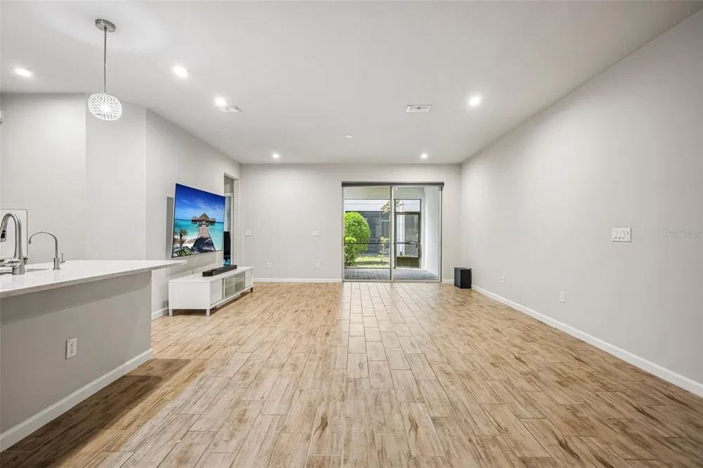 19405 MONARCH WIND WAY Lutz, FL 33558