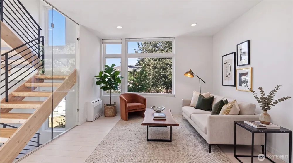710 14th Avenue #C Seattle, WA 98122