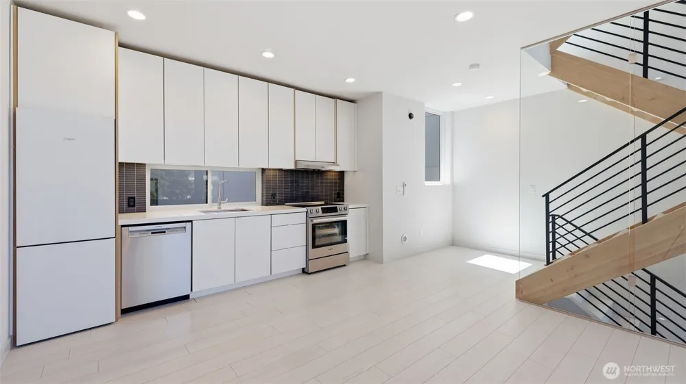 710 14th Avenue #C Seattle, WA 98122