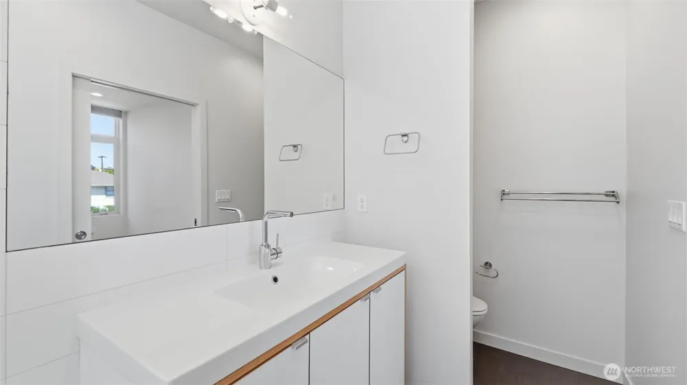 710 14th Avenue #C Seattle, WA 98122